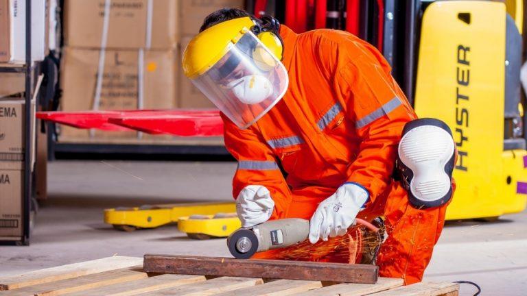 8370ade1cff43a45af5ab2756015217e