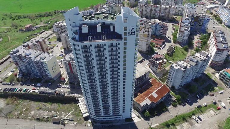 Спасяват небостъргача в Бургас с подпорна стена