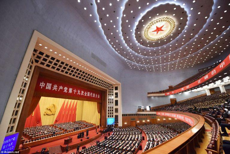 Китай наказа близо 37 000 чиновници заради корупция