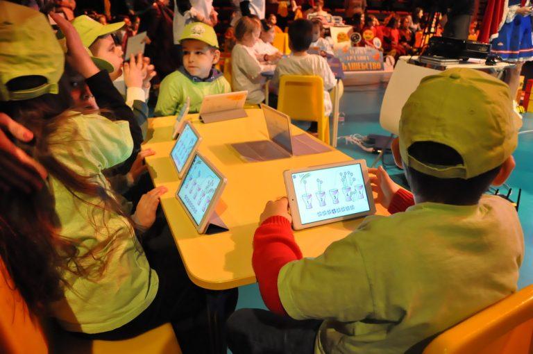 320 деца и родителите им се състезаваха и забавляваха в първия интерактивен хепънинг