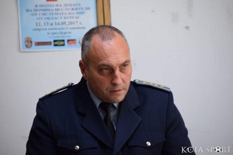 Бургаски полицай събира фуражки от цял свят (ВИДЕО)