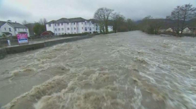 1206 uk floods 199919 810x0