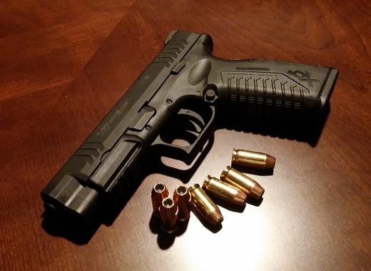 medium handgun 231696 960 720