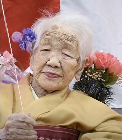 На 119 г. си отиде Кейн Танака, която пиеше по 3 кенчета кафе на ден