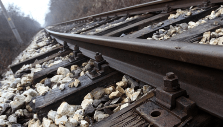 Трагедия! Влак уби тинейджър по пътя към Сопот