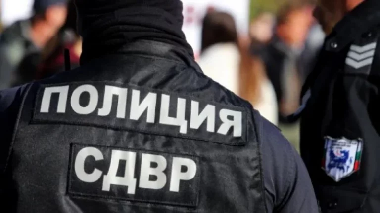 Ужас в Казанлък! Изрод сгащи две малки момиченца на стълбищна площадка и…