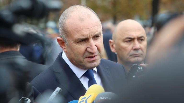 Румен Радев вижда продажба на тъмно на бургаската рафинерия