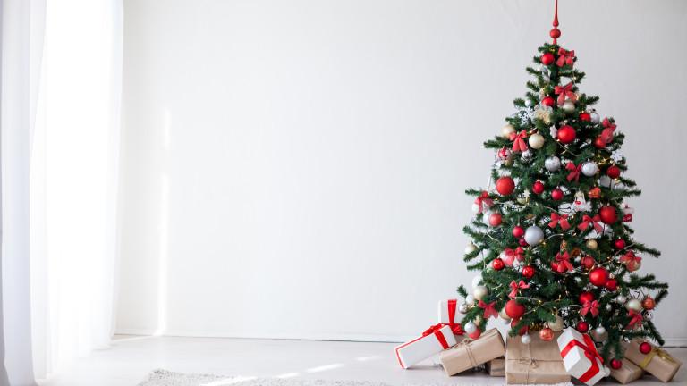Christmas tree with red decorations new year gifts