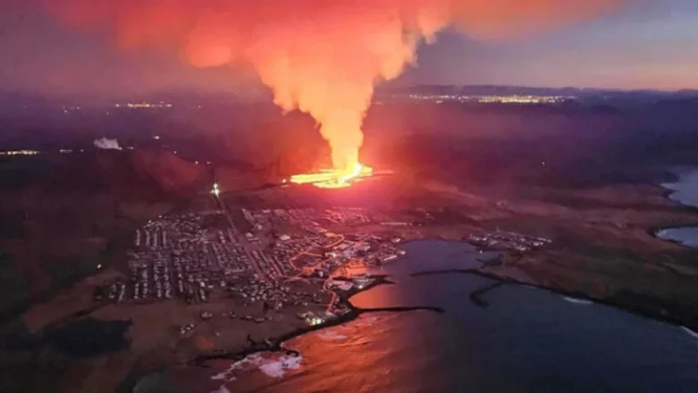 1705244967 screenshot 2024 01 14 at 17 09 07 new volcanic eruption threatens icelandic fishing village