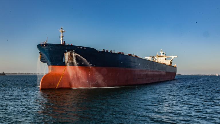 Oil tanker