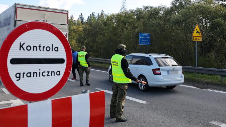 Poland introduces checks at border with Slovakia