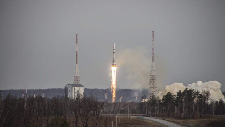 Launch of the Soyuz 2.1b carrier rocket with OneWeb satellites from the Vostochny Cosmodrome