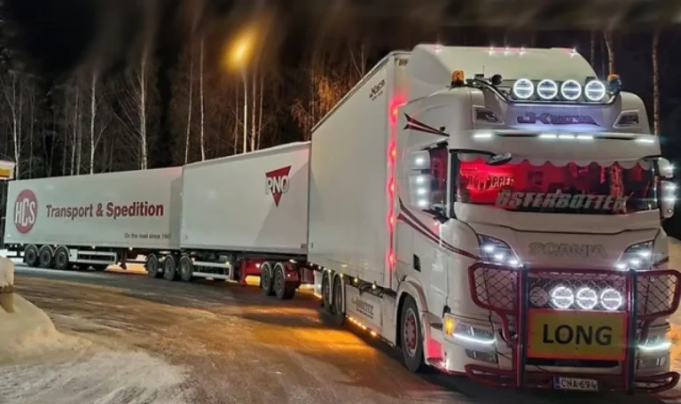 35 metrovi tir ove s dve remarketa zamestvat standartnite kamioni v evropa 1