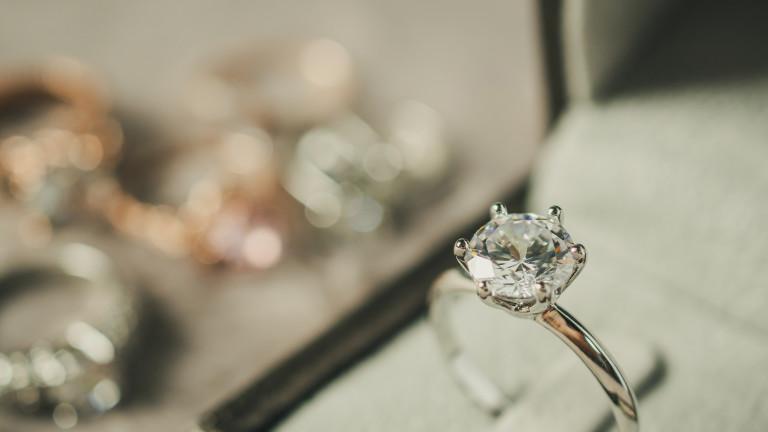 luxury engagement Diamond ring in jewelry gift box