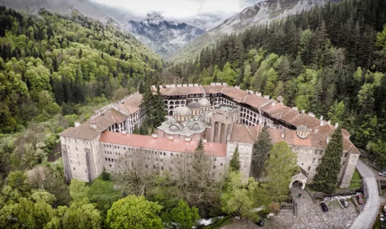 nov pojar pod rilskia manastir 1
