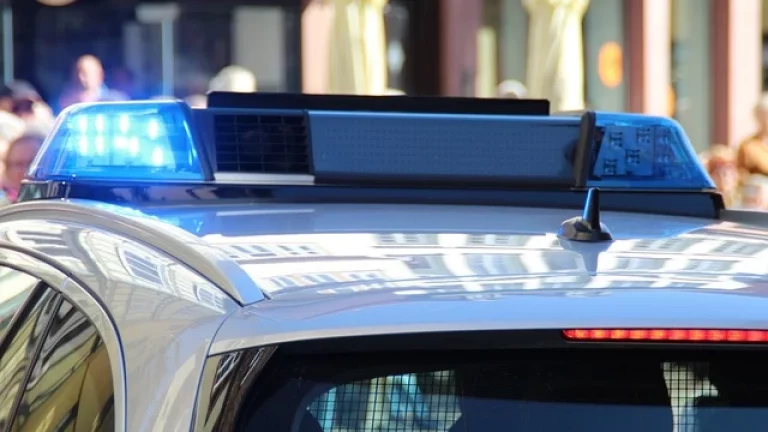 1735210419 police 5226674 640