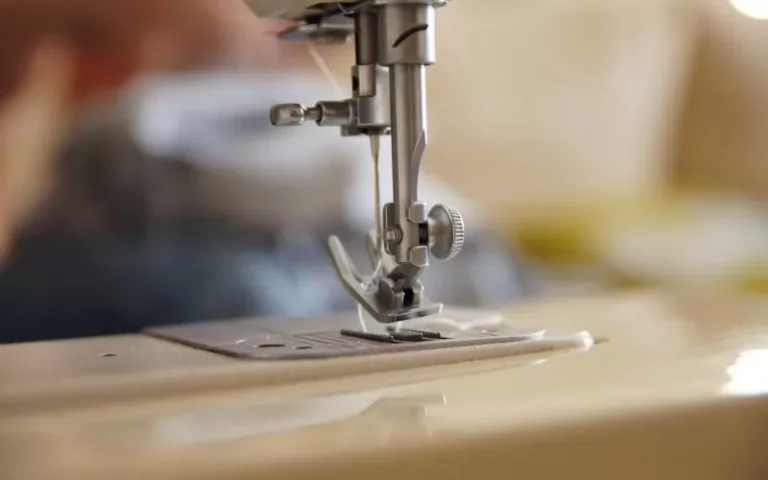 machine sewing sew tailor sewer 3851679.jpg